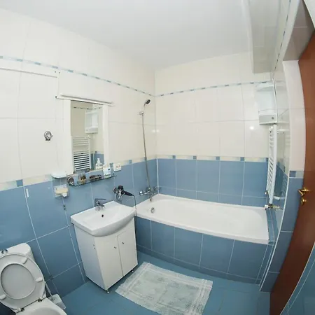 Apartament Adriana * Năvodari